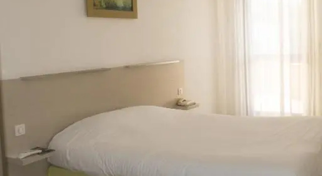 Номер Comfort Logis Hôtel Le Rochelois
