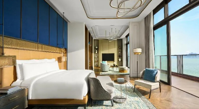 Номер Standard Пентхаус с балконом InterContinental Halong Bay Resort by IHG