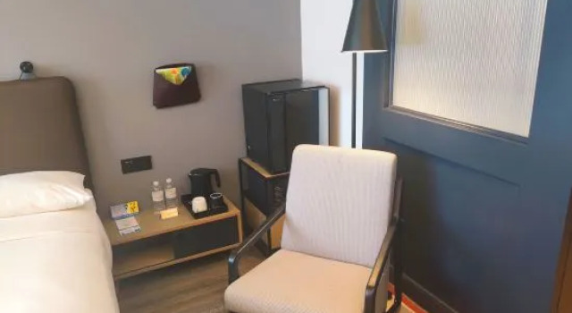 Номер Standard Moxy Shanghai Xuhui