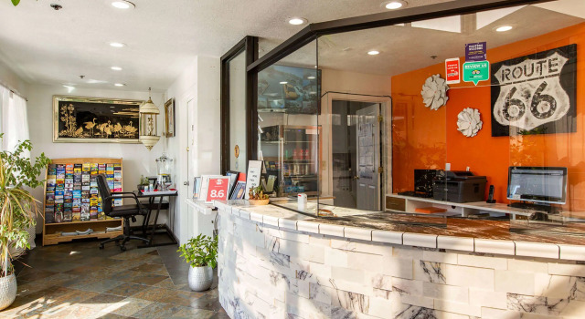 Sandia Peak Inn Old Town ABQ, a Howard Johnson by Wyndham, Rezerwuj Hotel Hotele w Albuquerque z parkingiem, Parking