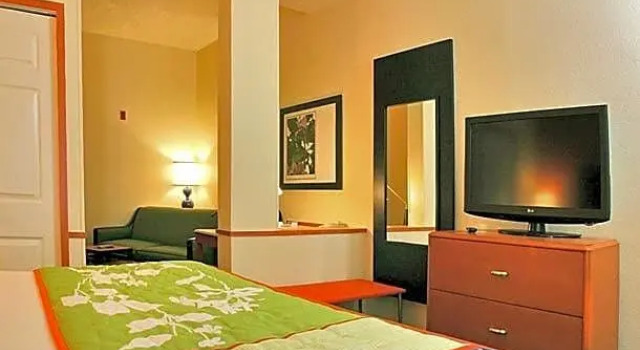 Люкс Fairfield Inn Suites Brunswick