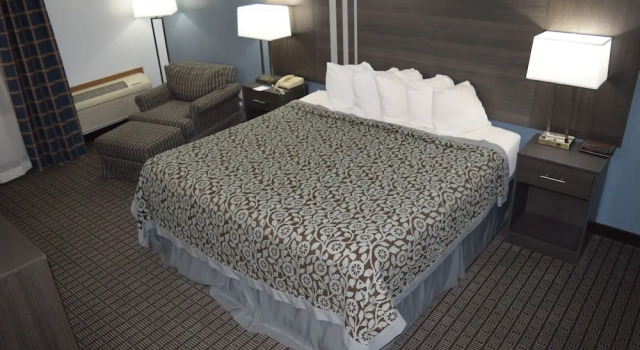 Двухместный номер Standard с красивым видом из окна Days Inn by Wyndham Rock Falls