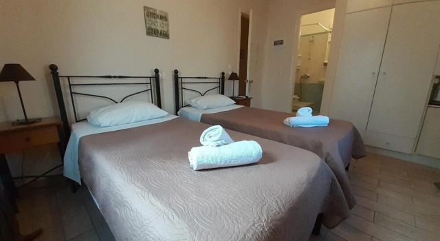 Central 9 Rooms, Забронировать Отель Эрмуполис Сирос, рядом с Музей промышленности Эрмуполи