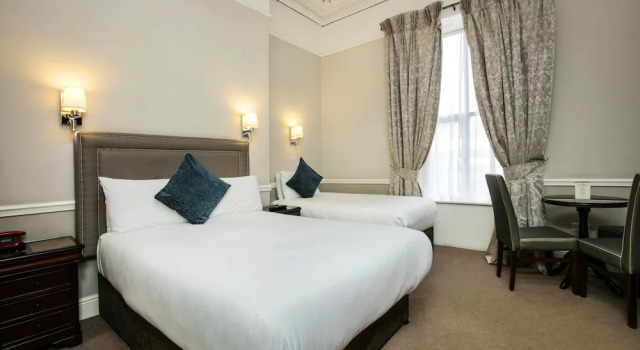 Трёхместный номер Standard Harcourt Hotel