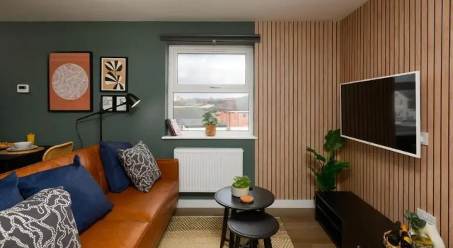 Benjamin Suite Modern 3BR Apartment, Забронировать Апартаменты/квартира Кардифф Гламорган, рядом с Торговый центр "Кэпитол"