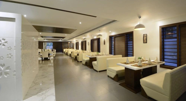 FabHotel TDI Mall Fatehabad Rd