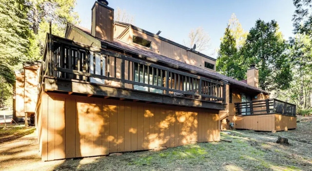Community Perks & Watercrafts: Shaver Lake Condo
