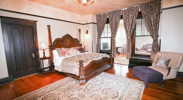 Номер Superior Iron Horse Inn