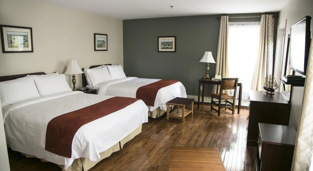 Четырёхместный люкс Executive с балконом The Harbour House