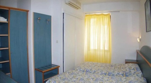 Трёхместный номер Standard с балконом и с видом на море Hôtel Idéal