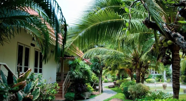 Двухместный номер Standard с балконом Tonwa Resort Hotel