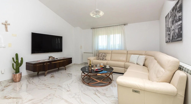 Nice Home in Buje With Wifi and 2 Bedrooms, Забронировать Отель Отели Буе с бассейном, Бассейн