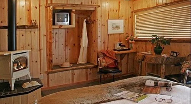Sea Rock Bed and Breakfast Inn, Забронировать Отель Отели Мендосино 3 звезды, рядом с Temple of Kwan Tai, 3*