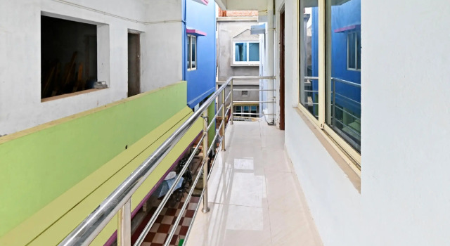 OYO Flagship 77755 Serene Stay Near Aiims Hospital, Prenota Hotel Bhubaneshwar 