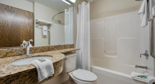Двухместный номер SureStay Plus Hotel by Best Western Buckhannon