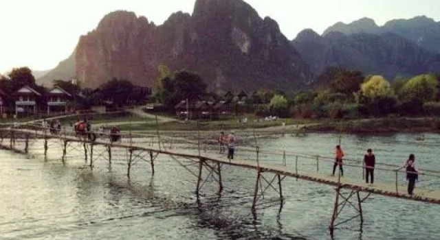 CliffView Riverside Bungalows