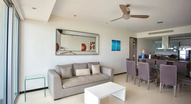 Апартаменты Royal Beautiful Beachfront Apartments