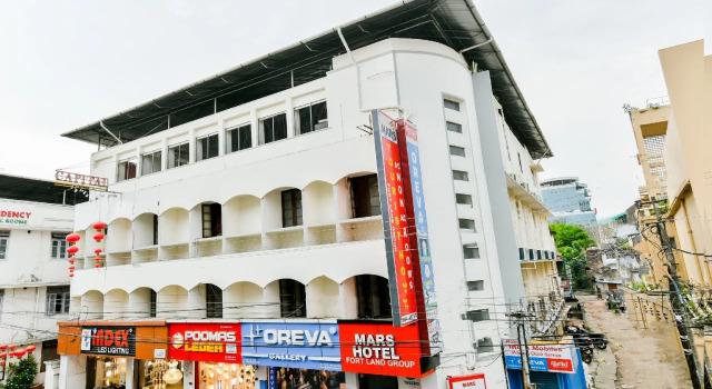 Hotel Mars By OYO Rooms