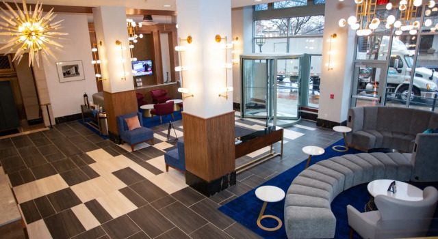 BLU-Tique, Akron, a Tribute Portfolio Hotel, Buchen Sie Hotel Akron Ohio