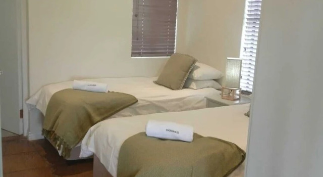 Семейный коттедж с 2 комнатами Paddabult Self Catering Cottages