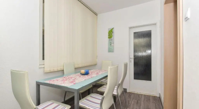 Apartment Pet - 300 m from beach, Забронировать Апартаменты/квартира Апартаменты Макарска, рядом с Набережная Рива (Макарска), Апартаменты/квартира