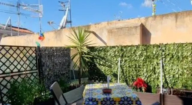 Terrazza del Santo - Terrace in the Heart of Naples, Забронировать Отель Отели Неаполя 3 звезды, рядом с Кафедральный собор Неаполя, 3*
