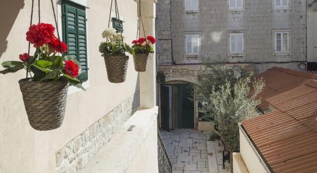 Aspalathos Residence
