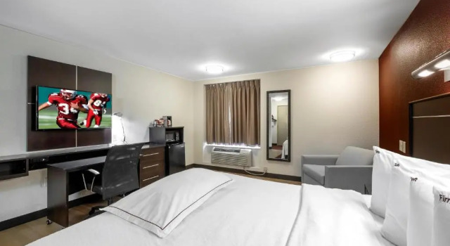Двухместный номер Premium Red Roof Inn PLUS+ Columbus Downtown - Convention Center