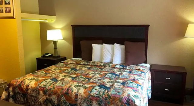 Четырёхместный номер Standard Americas Best Value Inn Stone Mountain Atlanta E