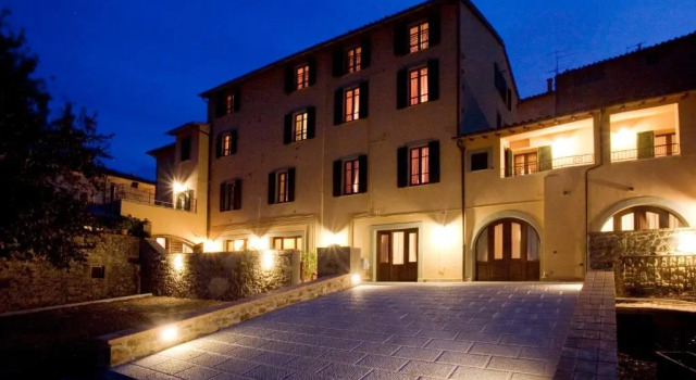 Residenza Palazzo Saloni, Book Hotel Montalcino Val d'Orcia