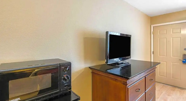 Suite Rodeway Inn North Redding