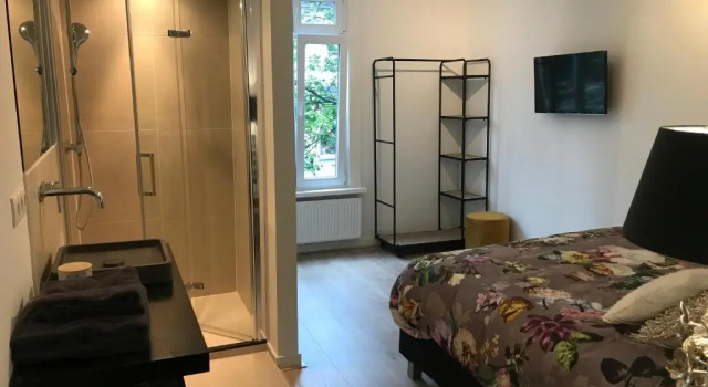 B&B Midtown Amsterdam suites, Забронировать Отель «постель и завтрак» Амстердам - центр города Амстердам, рядом с Ватерлоплейн