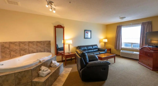 Люкс Deluxe Days Inn by Wyndham Bonnyville