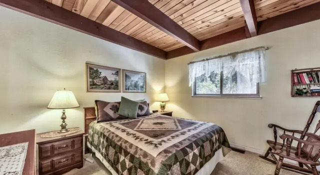 1207s Cabin In The Pines 3 Bedroom Chalet by RedAwning