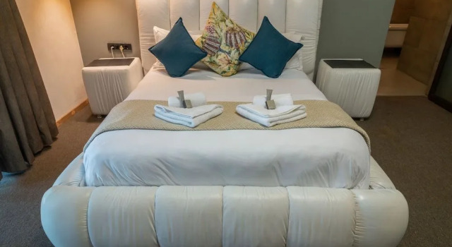 Lala Dene Lodge, Забронировать Отель Отели Фри-Стейт с парковкой, Парковка