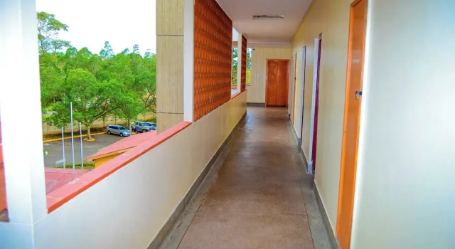 The Sunset Hotel Kisumu, Rezerwuj Hotel Hotele w Kisumu z parkingiem, Parking