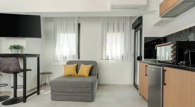Трёхместная студия Standard TOWER 15 Suites