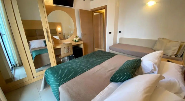 Семейный номер Standard с частичным видом на море Hotel Granada