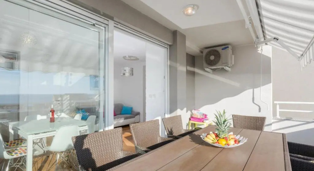 Fucshia dreams, brand new penthouse for 8