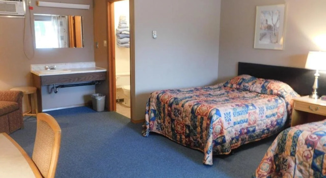Keystone Resort, Book Resort Hotels in Manitoba with a Pool, Swimming Pool