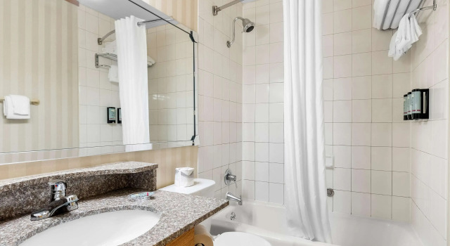 Четырёхместный номер Standard Best Western Adirondack Inn