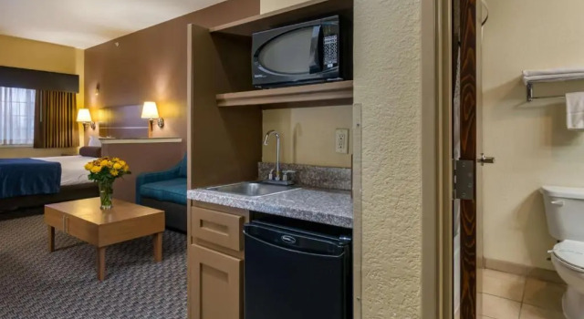 Номер Deluxe Best Western Plus Shamrock Inn & Suites