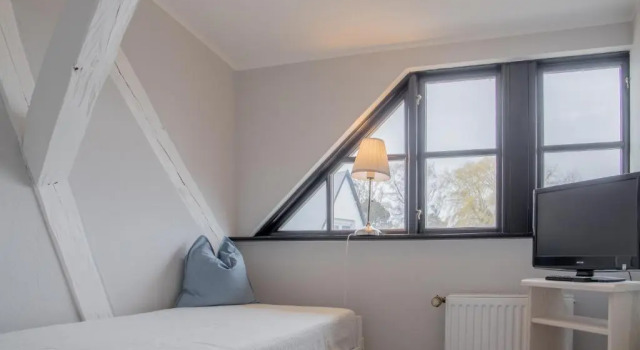 Ferienhaus Büdnerstube FeWo 4 Gartennutzung, ruhige Lage, Sauna- und Schwimmbadnutzung im Nachbarort Sellin, Boek Hotel Hotels in Usedom met zwembad, Zwembad
