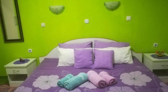 Полулюкс с балконом Karoski Apartments & Suites