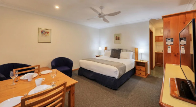 Номер Executive Colonial Motel & Apartments