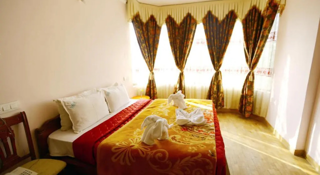 Tulips Resorts - Elkhill, Забронировать Отель Отели штата Тамилнада с бассейном, Бассейн