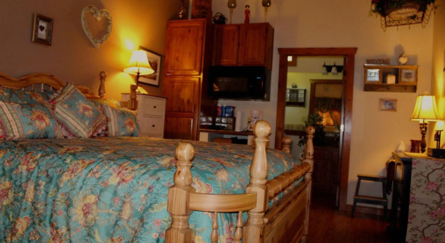 All Seasons Treehouse Village