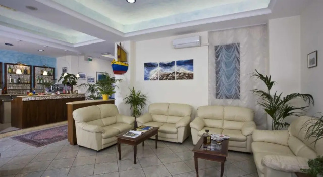Hotel Acrux, Забронировать Отель Отели Побережья Марок 3 звезды, 3*