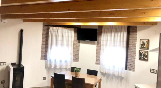 House With 2 Bedrooms in Pálmaces de Jadraque, With Wonderful Lake View - 100 m From the Beach, Забронировать Дом для отпуска Пальмасес-де-Хадраке Guadalajara Province