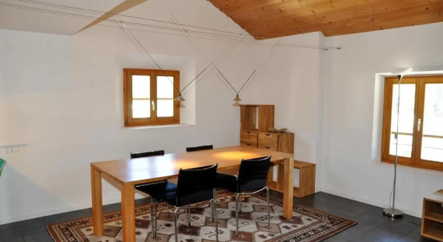 Plazzöl Suol Nr. 5, Book Hotel Scuol Grisons